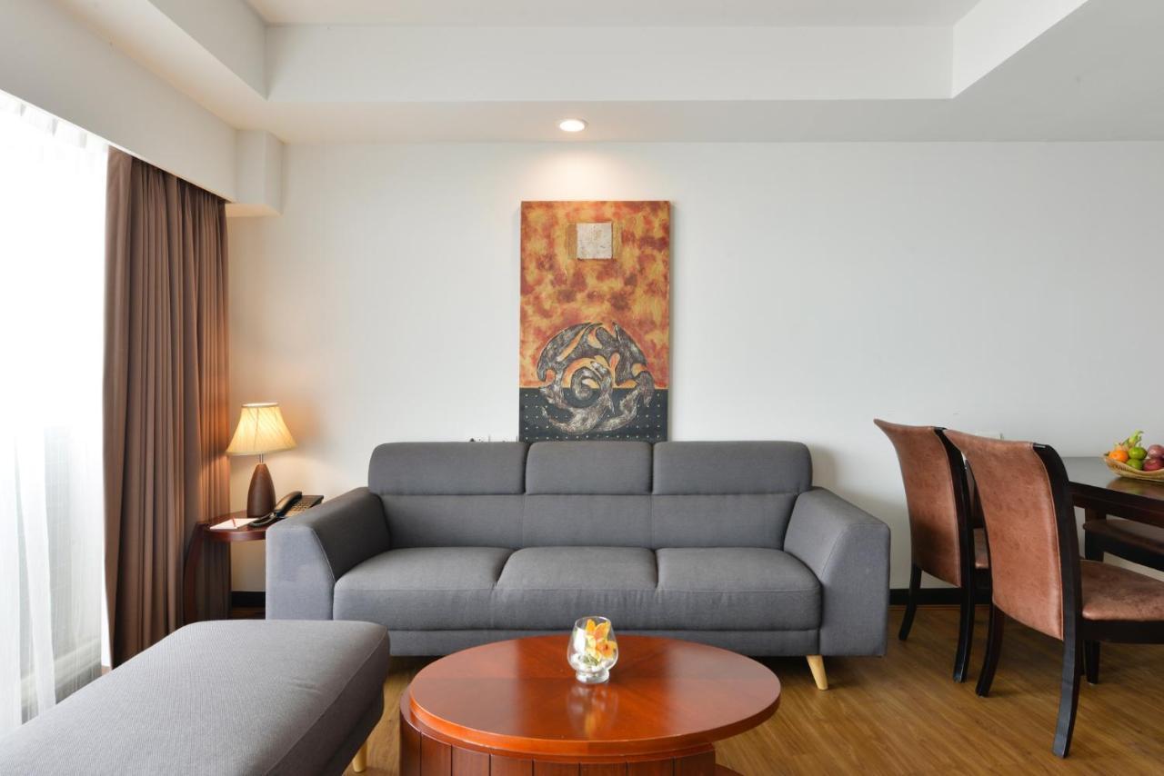 ホテル ディー ワーリー ジョムティエン ビーチ パタヤ ジョムティエンビーチ エクステリア 写真 A living room in a serviced apartment in Kuala Lumpur, Malaysia