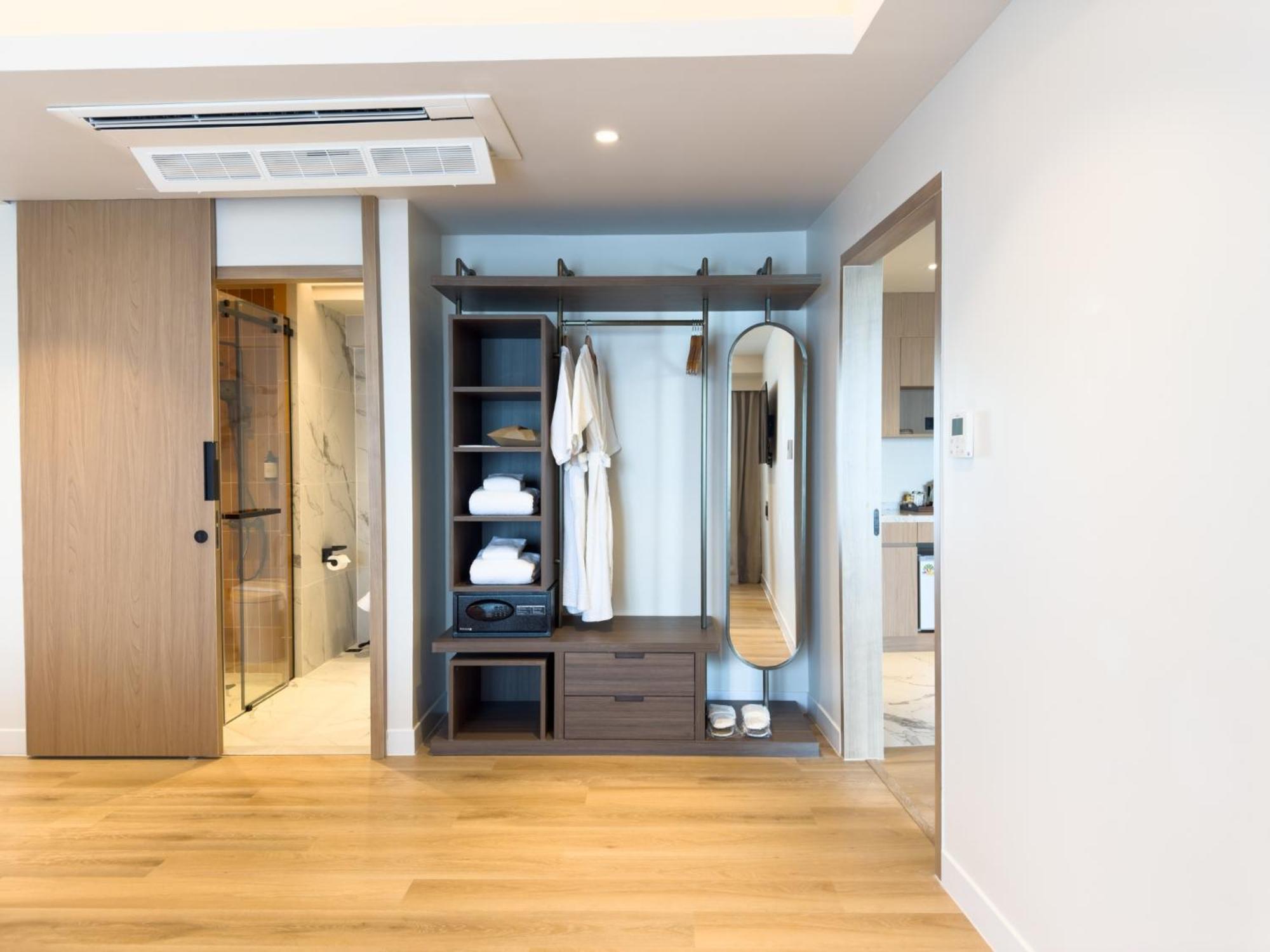 ホテル ディー ワーリー ジョムティエン ビーチ パタヤ ジョムティエンビーチ エクステリア 写真 A walk-in closet